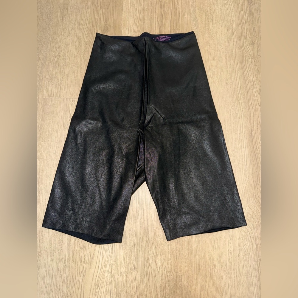 Commando faux leather shorts